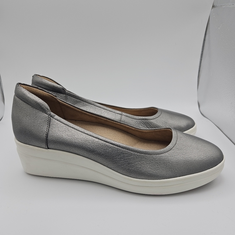 Naturalizer Susan silver leather wedges 11W wide